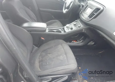 2015 Chrysler 200 Limited из США, поврежденный, VIN 1C3CCCAB2FN704075